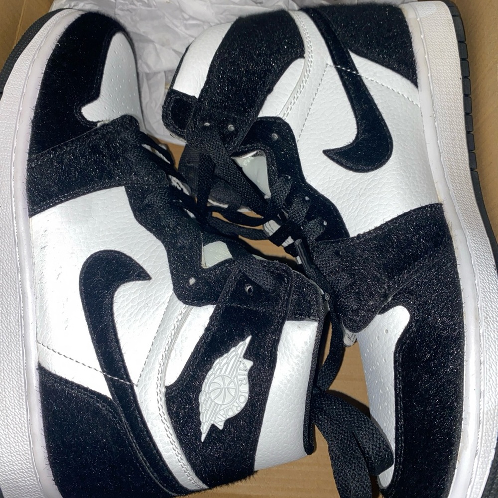 NEW Size 7 - Air Jordan 1 Retro OG High Furry NEW Marks